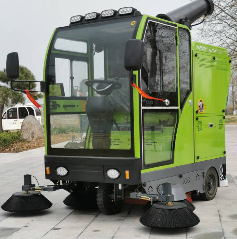 东区道路清洁广泛应用电动环卫清扫车